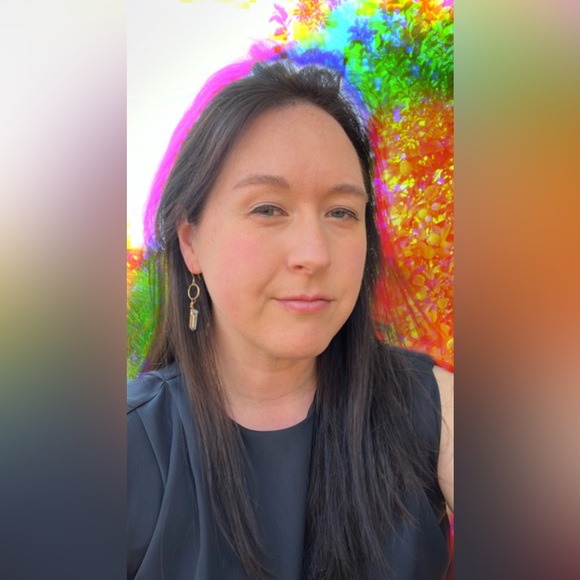 Hi! I’m your friendly Posher, Melissa 🌳 - Picture 5 of 10